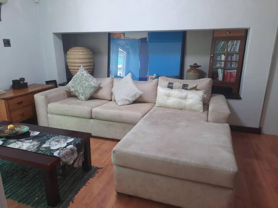 Three Bedrooms In Tranquil Setting In Rondebosch * Cape Town